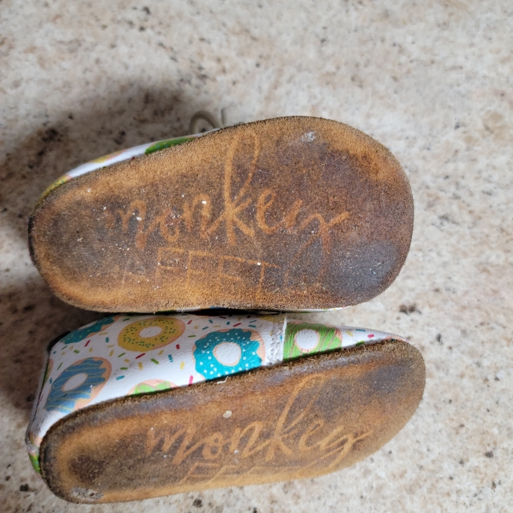 Donut shoes - Picture 2 of 2